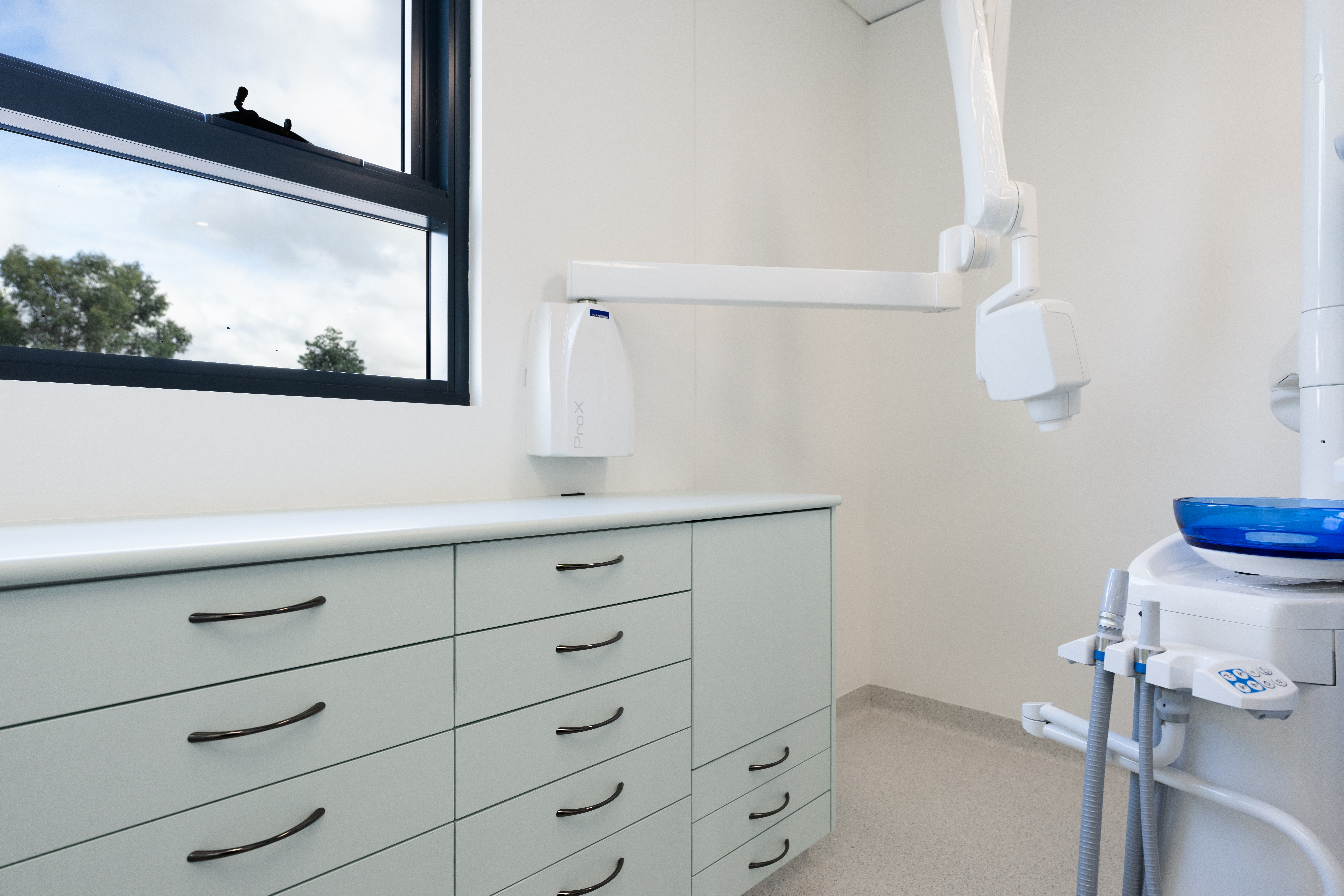 32 Pearls Dentists Interior Design